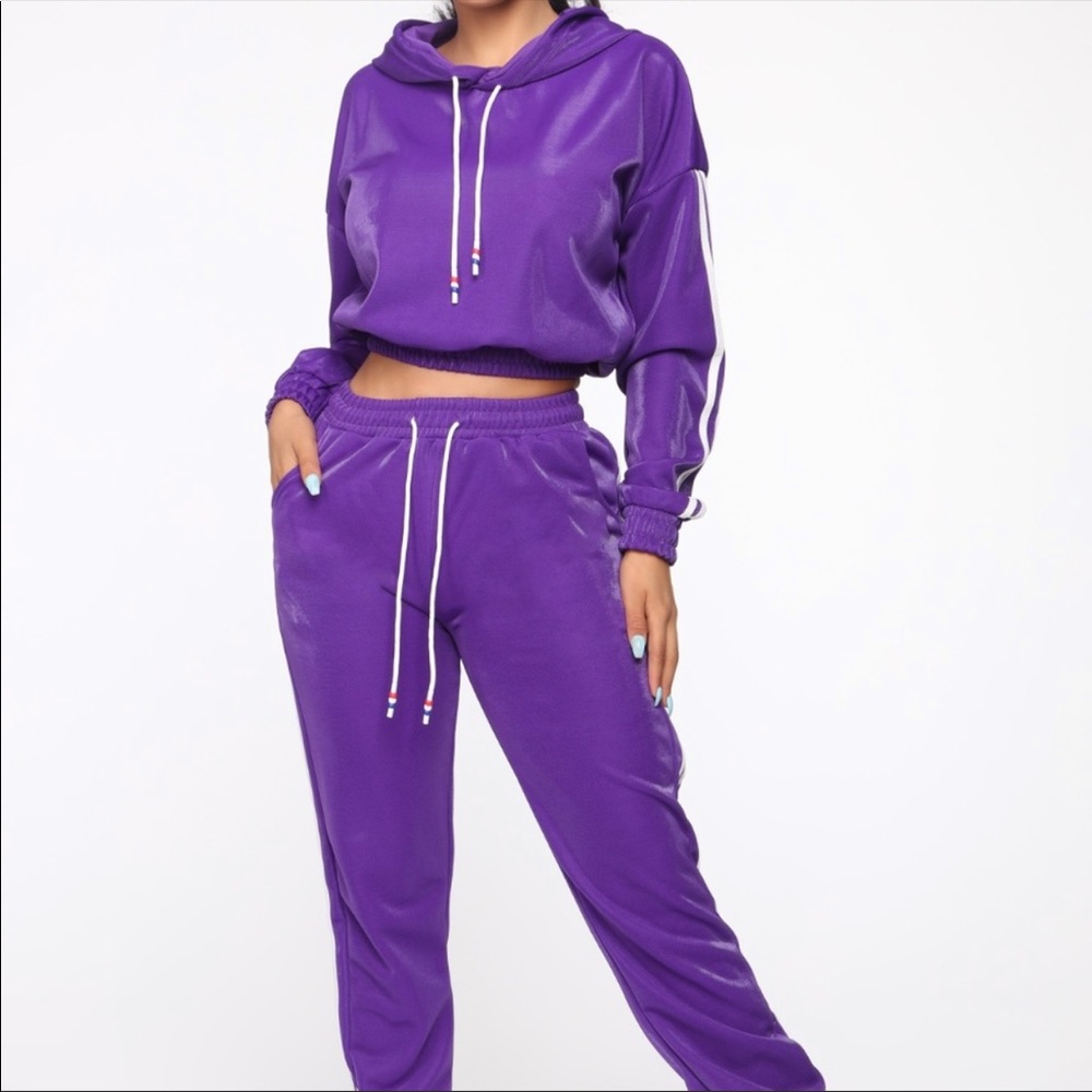 Fashion nova purple 💜💗☂️🔮jogger set